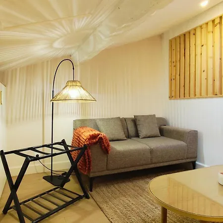 Апартаменты 300m Gare Le Refuge Agenais Ажен