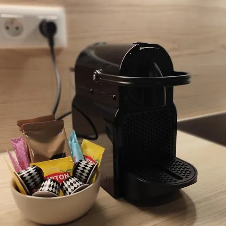 300m Gare Le Refuge Agenais Апартаменты