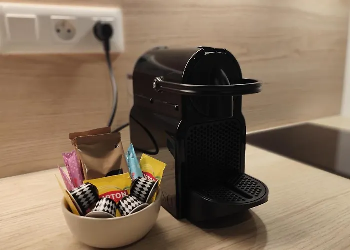 300m Gare Le Refuge Agenais Апартаменты